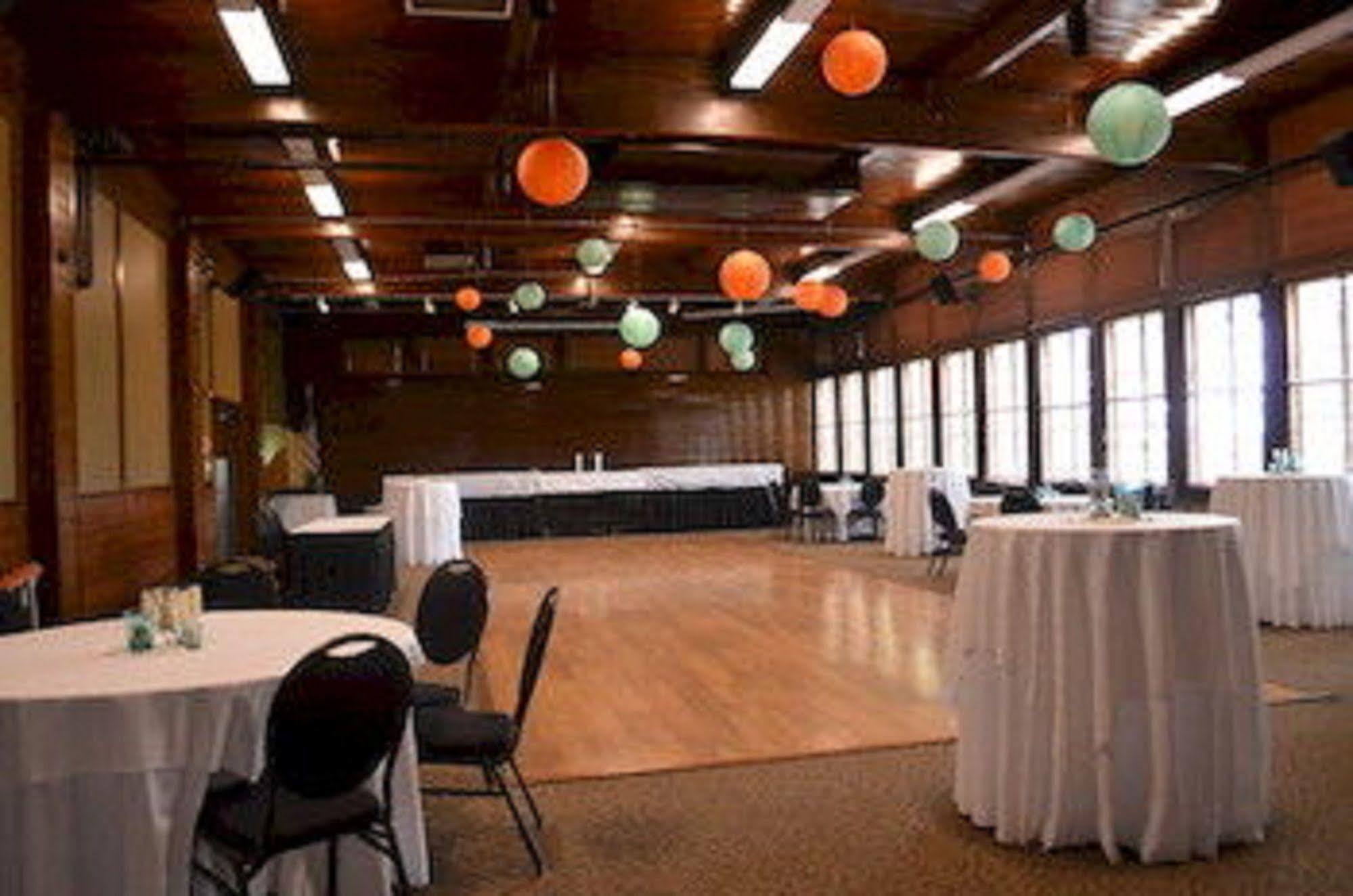 Starved Rock Lodge & Conference Center Utica 외부 사진
