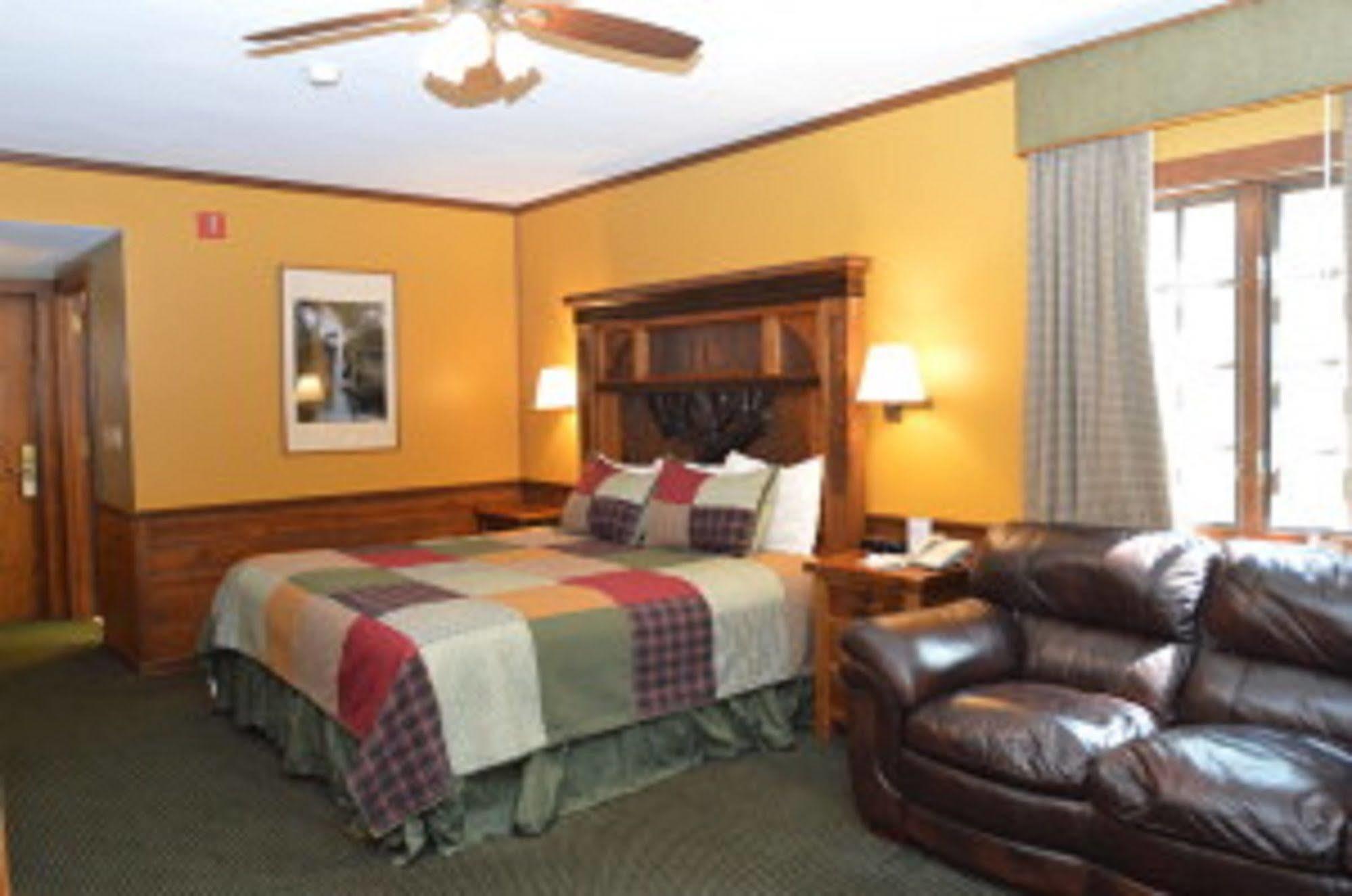Starved Rock Lodge & Conference Center Utica 외부 사진