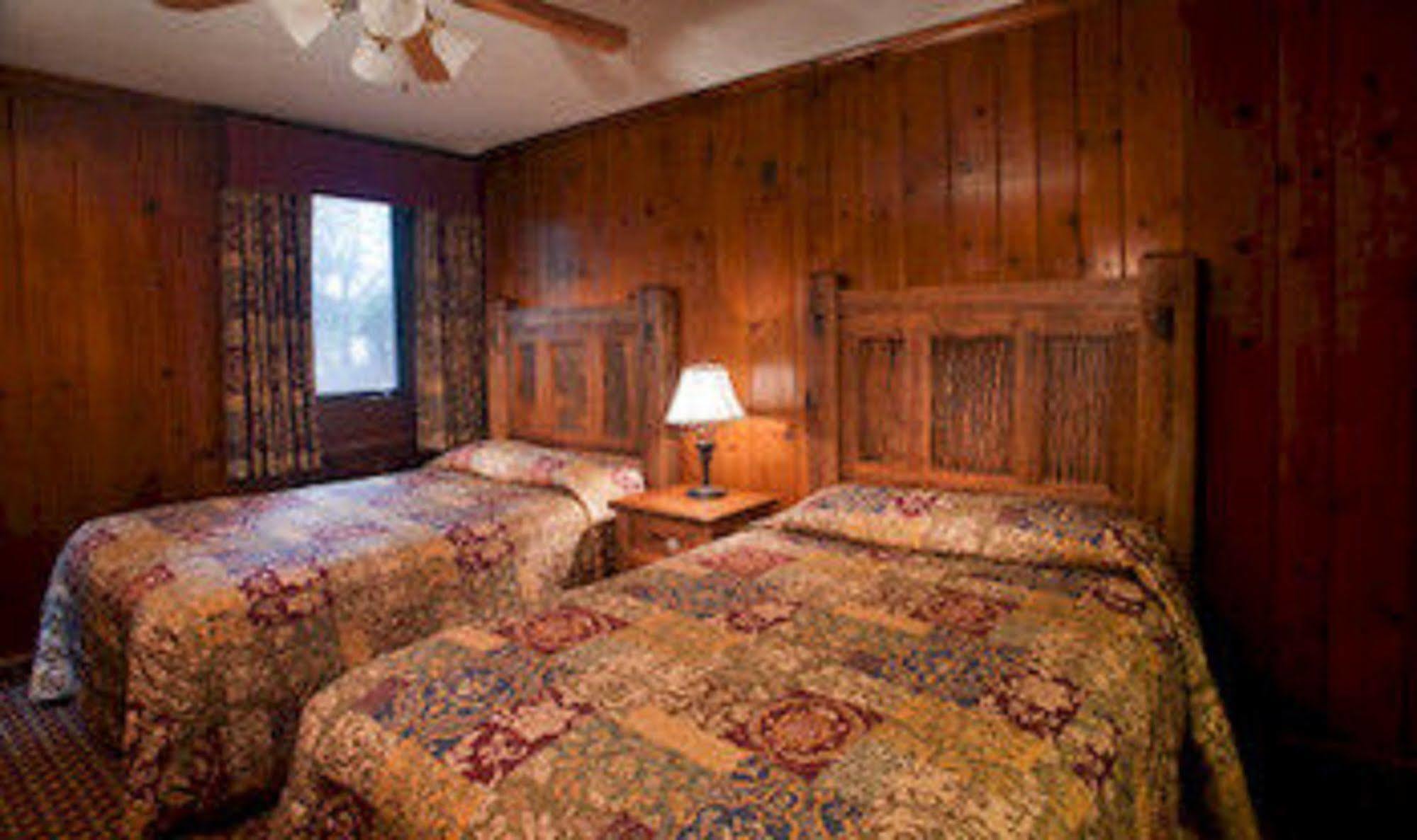 Starved Rock Lodge & Conference Center Utica 외부 사진